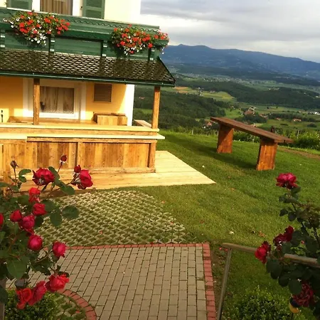 Panoramahotel Steirerland Kitzeck im Sausal Exterior foto